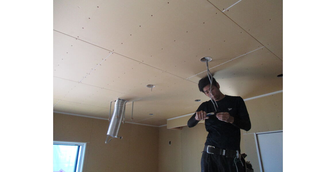 仕上げ作業_ボード開口